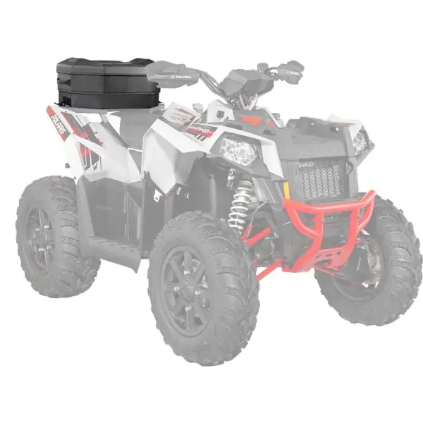 Sac posé à côté d'un quad, montrant l'échelle et la capacité